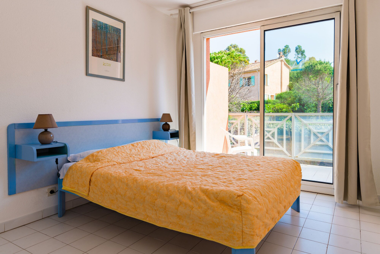Bedroom 2, Résidence Lagrange Vacances Le Domaine des Grands Pins, Var