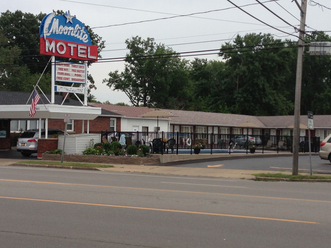 Exterior & Views 2, Moonlite Motel Niagara Falls, Niagara