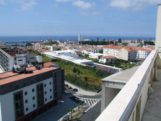 Exterior & Views 26
