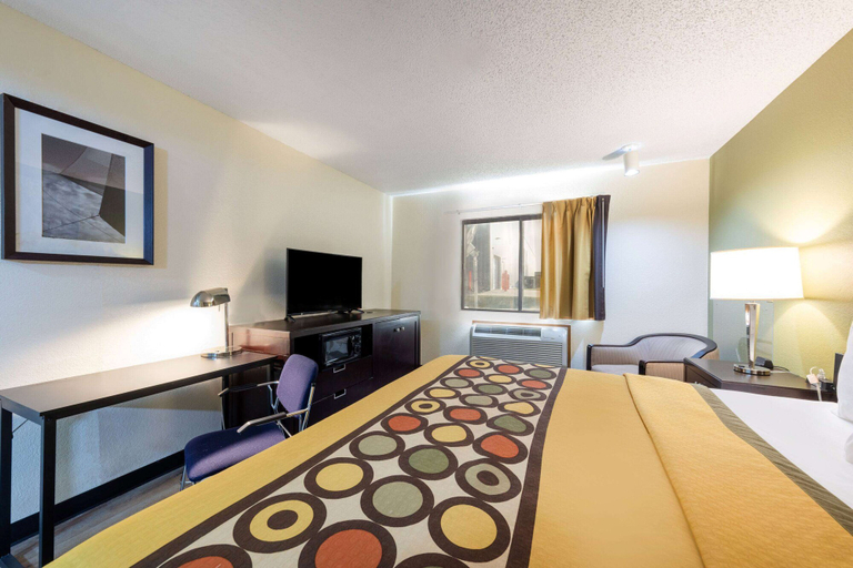 Bedroom 4, Super 8 by Wyndham El Dorado, Butler