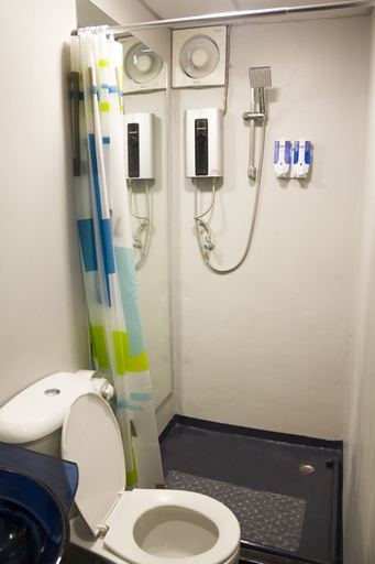 Bathroom 2, S30 Sukhumvit Hotel, Khlong Toey