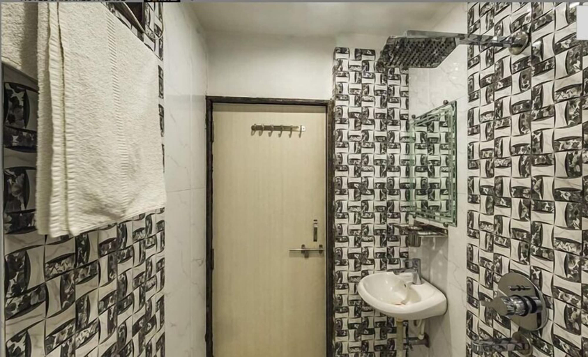 Bathroom 4, Hotel Jaishree Palace, Bhopal