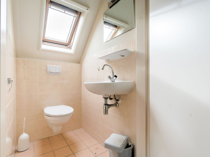 Bathroom 4, Serene Holiday Home in Gaasterlan-Sleat, Gaasterlân-Sleat