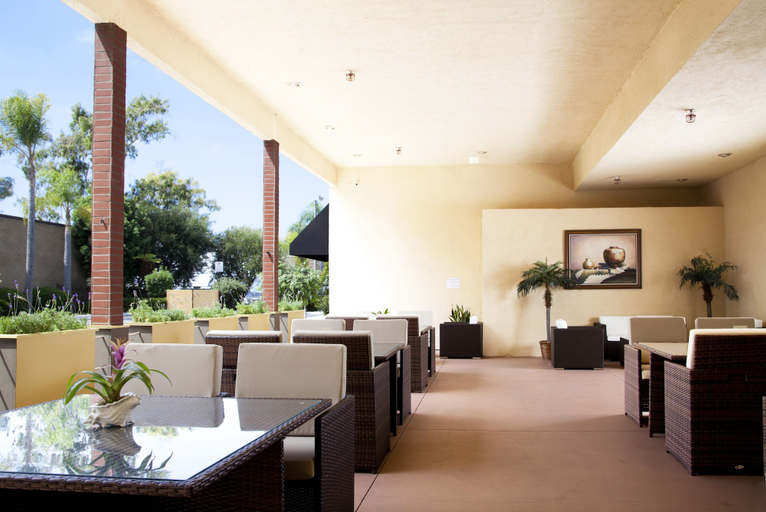 Food & Drinks 5, Redac Gateway Hotel In Torrance, Los Angeles