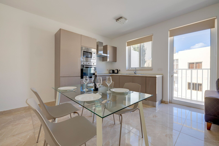 Others 5, Modern 2BR Apartment in Central St Julian's