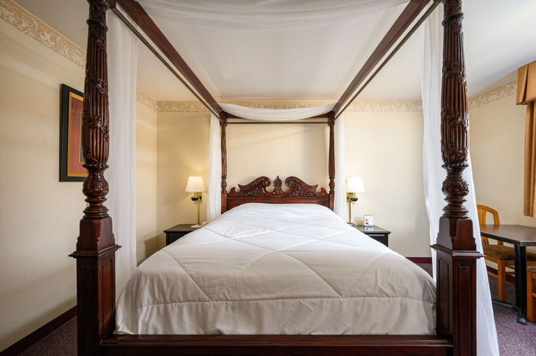 Bedroom 2, Three Rivers Inn, Skagit