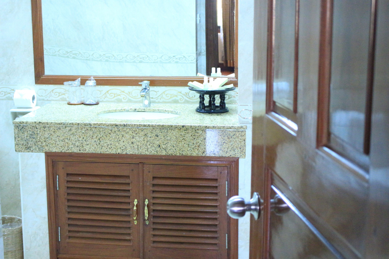 Bathroom 4, City Angkor Hotel, Siem Reap