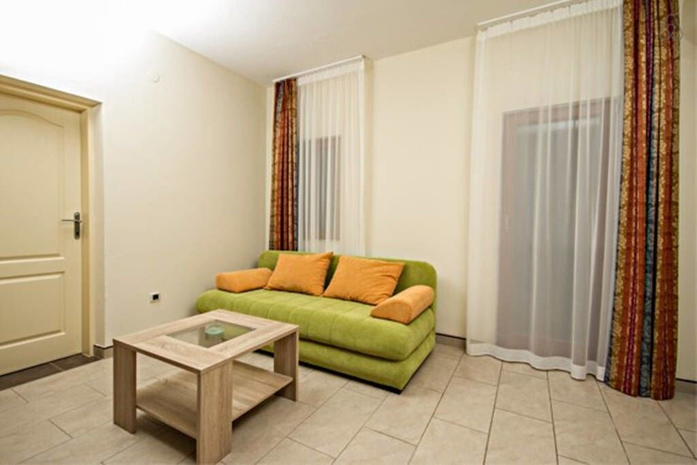Others 5, Apartments Ljoljic