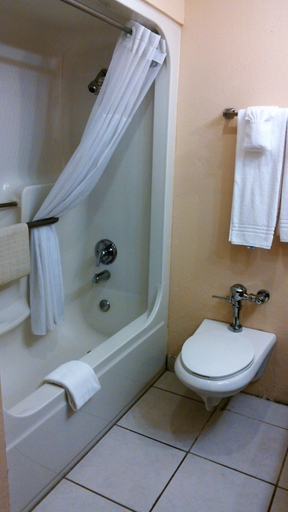 Bathroom 4, Lakeshore Resort and Marina, Okeechobee