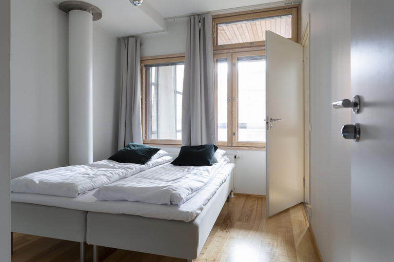 Bedroom 3, 2ndhomes Deluxe Apt w Sauna & Balcony, Uusimaa