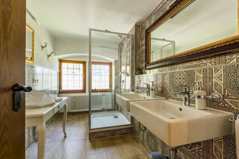 Bathroom 3, Herrenhaus im Hofgut Bärenschlössle, Freudenstadt