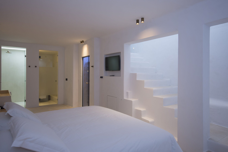 Bedroom 3, Mykonos Adonis Hotel, South Aegean