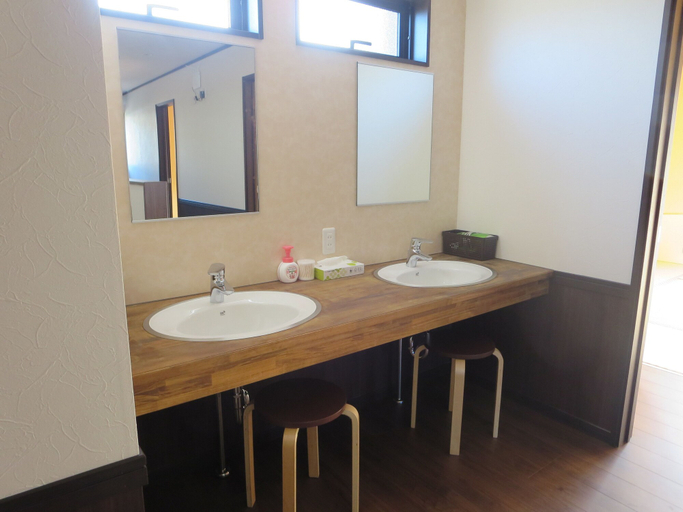 Bathroom 4, Minshuku Iwakawa, Yakushima