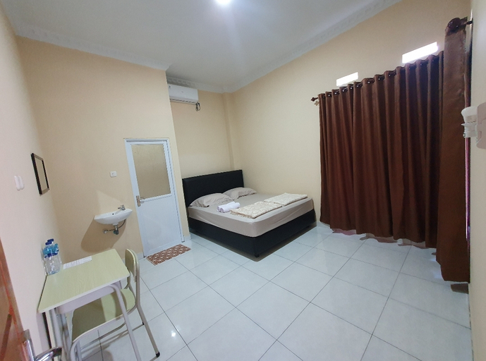 Bedroom 2, KENTH Food & Guesthouse, Kepulauan Sangihe