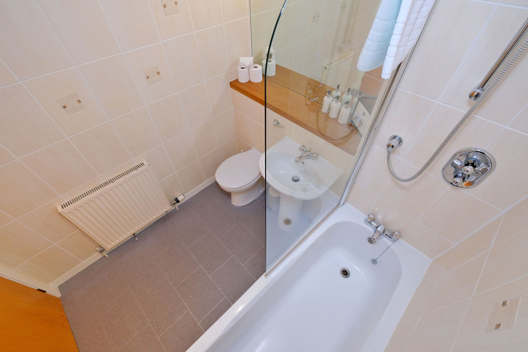 Bathroom 4, Orange Apartments City, Aberdeen