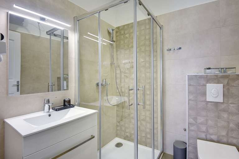 Bathroom 4, D&A Central Luxury Apartments, Pula