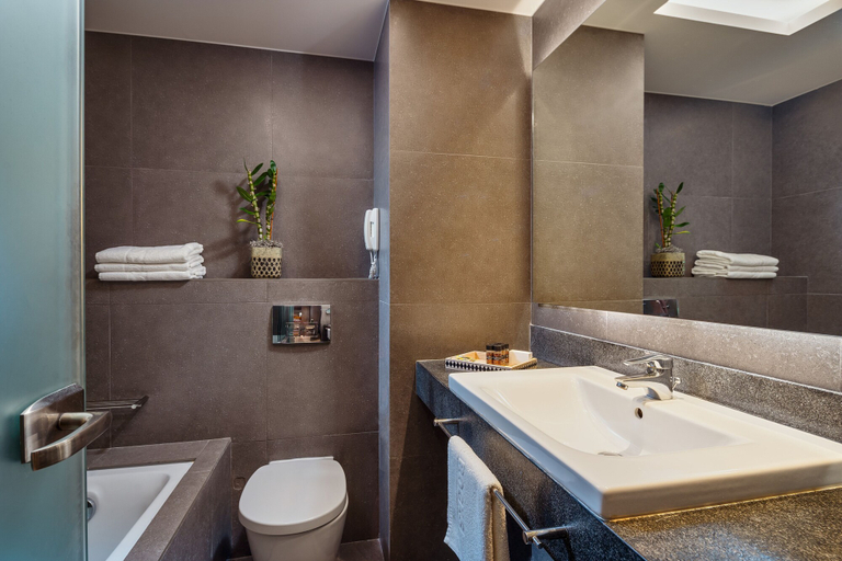 Bathroom 5, White Rocks Hotel Kefalonia, Ionian Islands