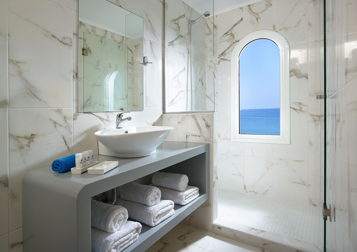 Bathroom 4, Coral Hotel - Hotelia Hospitality Group, Crete