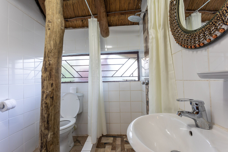 Bathroom 4, Ngoma Zanga Lodge, Livingstone