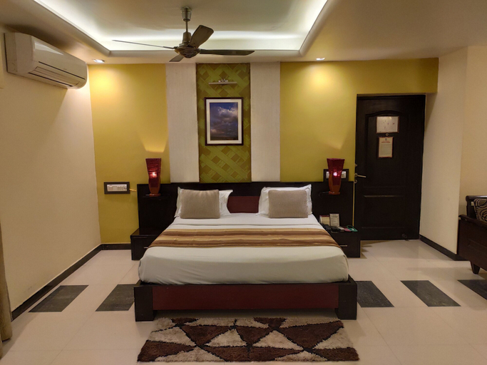 Bedroom 3, Hotel Pushpak, Khordha