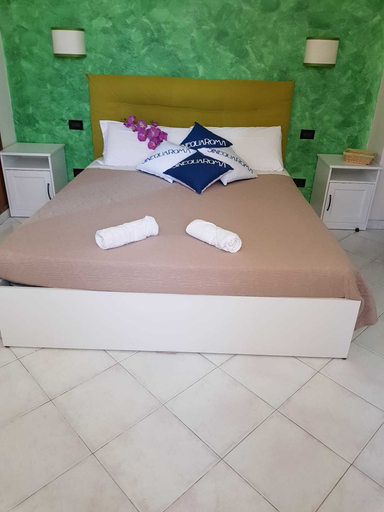 Bedroom 1, SinequaRoma, Rome