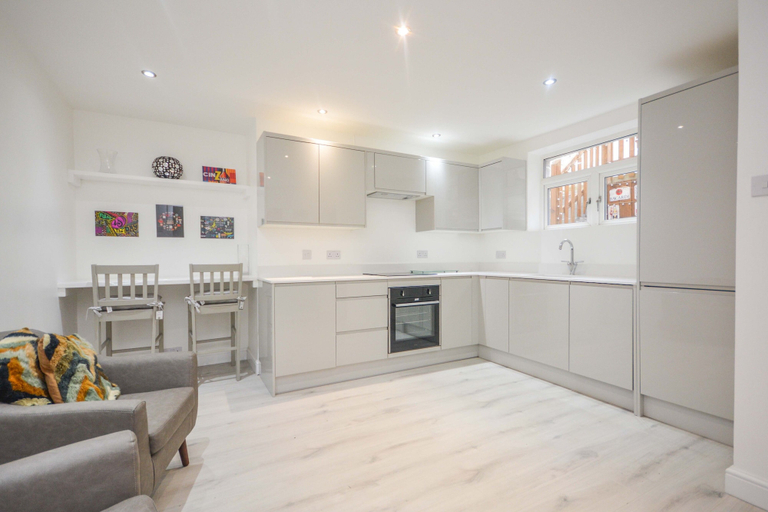 Others 4, Impeccable 6-bed House in Ramsgate, Harbour Views, Kent