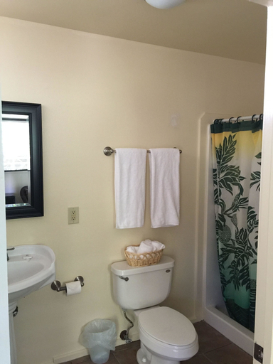 Bathroom 3, Aarons Cottage, Hawaii
