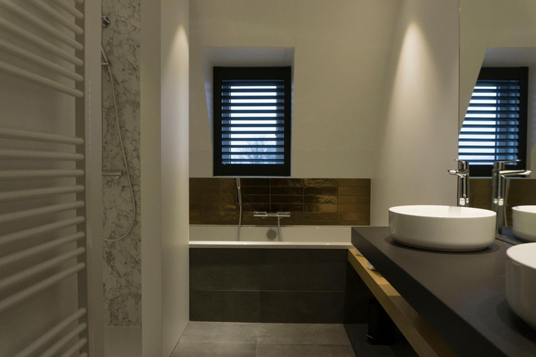Bathroom 4, Hotel Central Restaurant Sistermans, Roosendaal