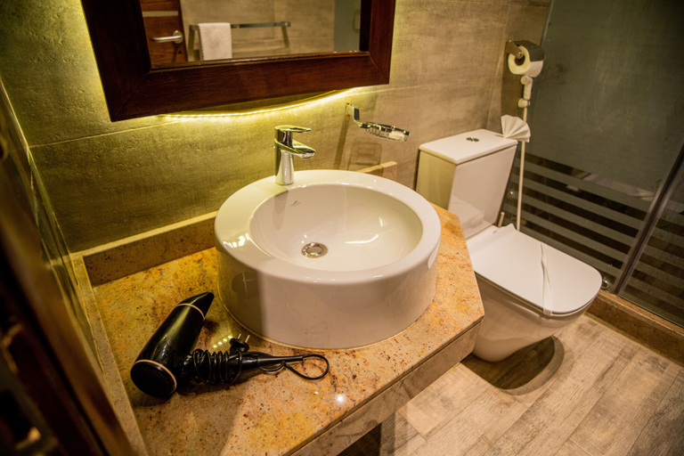 Bathroom 5, New Pyramids Eyes, Al-Ahram