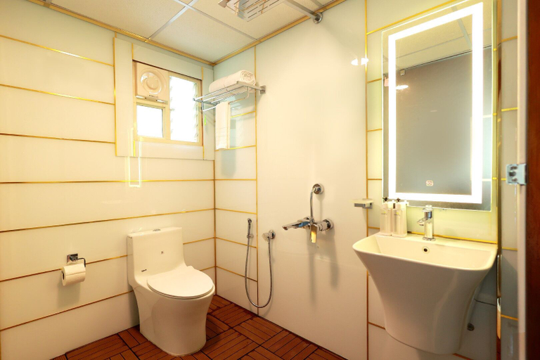 Bathroom 4, Wooden ECR Sea Resort, Viluppuram