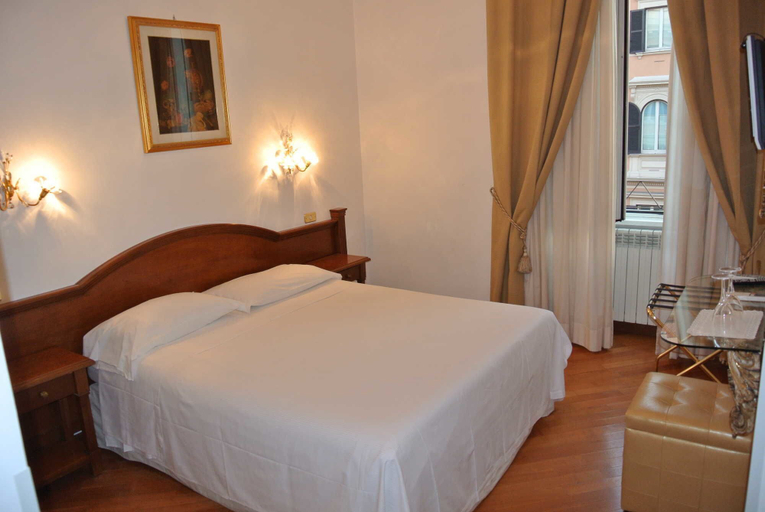 Bedroom 4, Le Petit Real, Rome