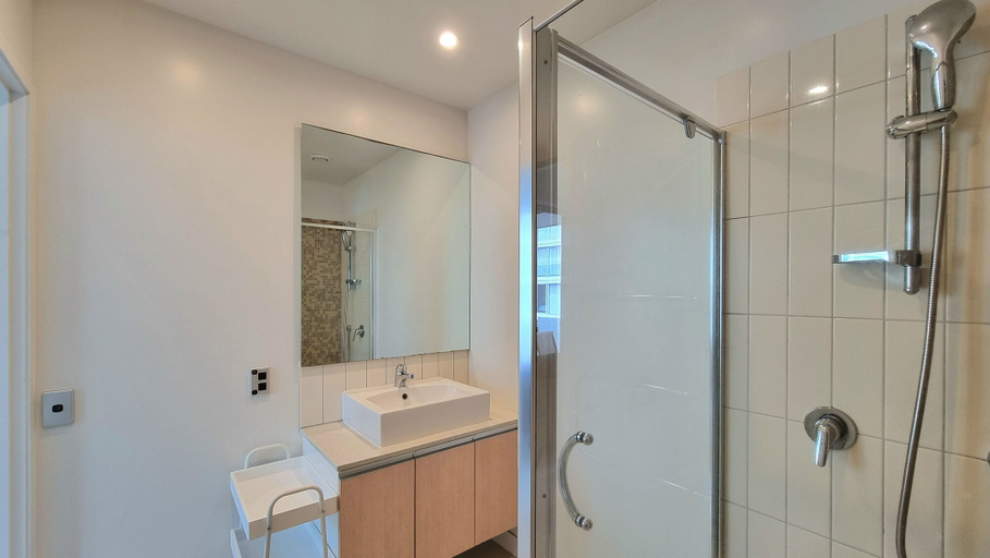 Bathroom 3, Marina View Apartment in Viaduct - Pool, Waitakere