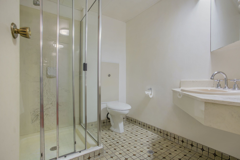 Bathroom 3, Central Court Motel Warrnambool, Warrnambool