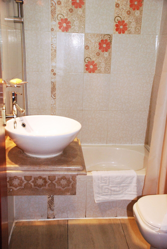 Bathroom 5, City View Hotel, Qasr an-Nil