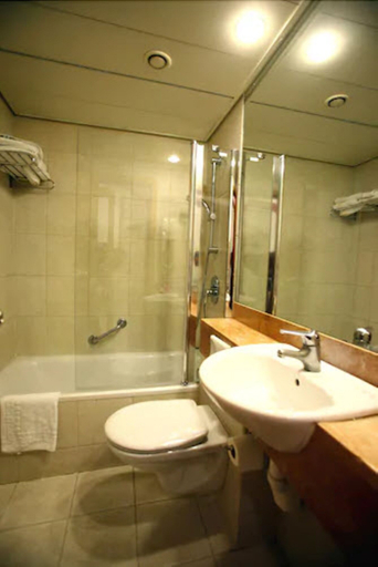Bathroom 5, Maxim Hotel Tel Aviv