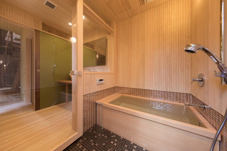 Bathroom 4, Hotel Koo OotsuHyakucho, Ōtsu