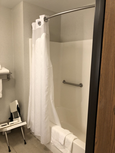 Bathroom 5, Holiday Inn Express MT. VERNON by IHG, Knox