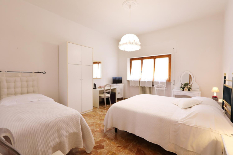 Bedroom 3, Villa Oliveta, Siena