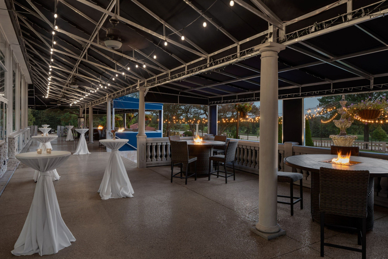 Food & Drinks 4, The Drake Oak Brook, Autograph Collection, Dupage