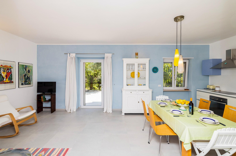 Dining room 2, 3031 Villa Meridia- Trilocale by Barbarhouse, Foggia