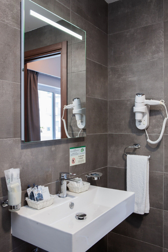Bathroom 5, Bora Bora Ibiza Malta Resort - Music Hotel - Adults Only 18 plus, Saint Paul's Bay
