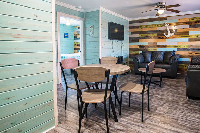 Food & Drinks, Anchor Court Cottage #3, Nueces