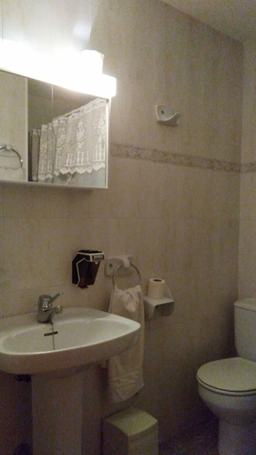 Bathroom 4, Hostal Mari Loli, Alicante