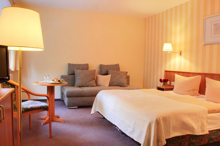 Bedroom 3, Hotel Schöne Aussicht, Sonneberg