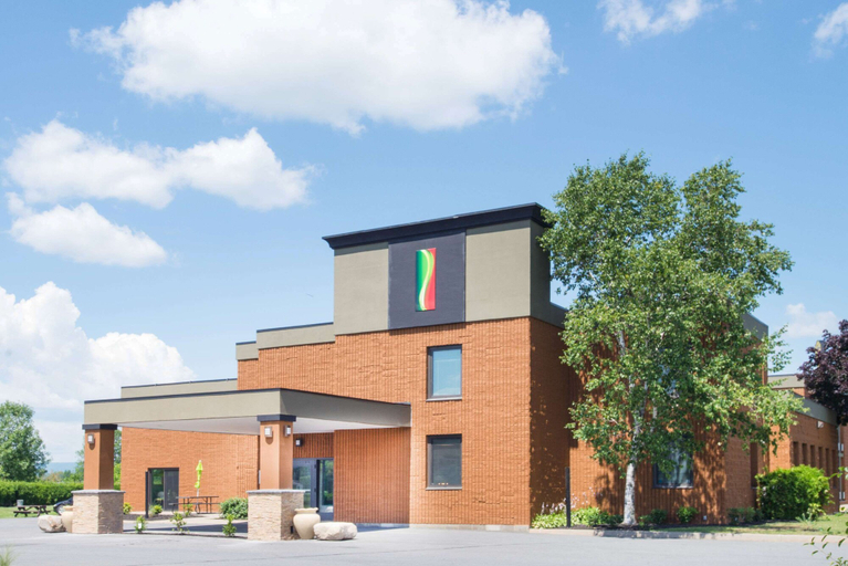Exterior & Views 2, Super 8 By Wyndham Plattsburgh, Clinton