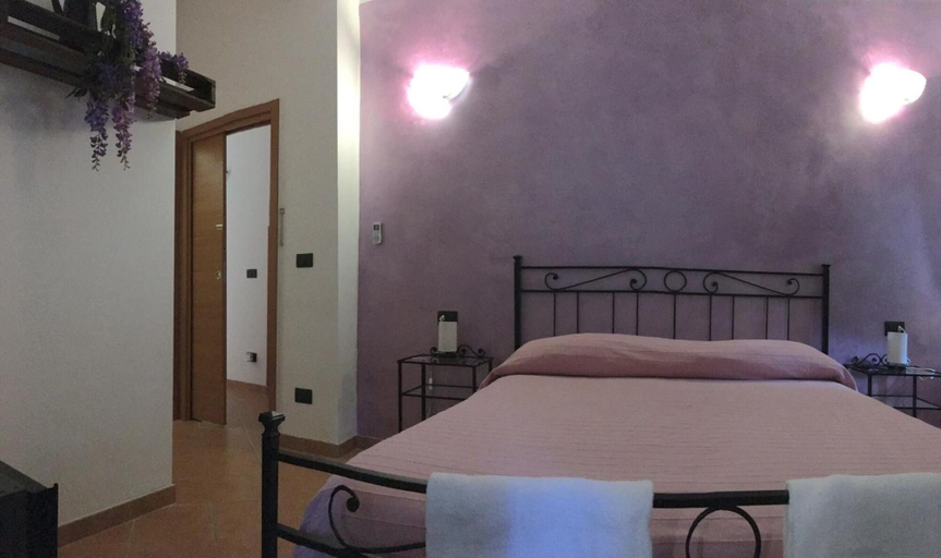 Bedroom 3, Virginia's Rooms, Genova