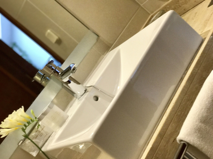 Bathroom 5, Hotel Cala Fornells, Baleares