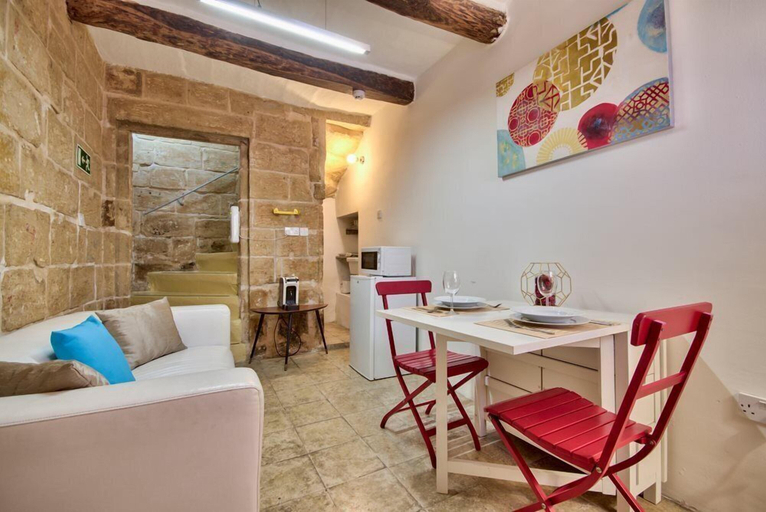 Others 4, Vallettastay Augustinian