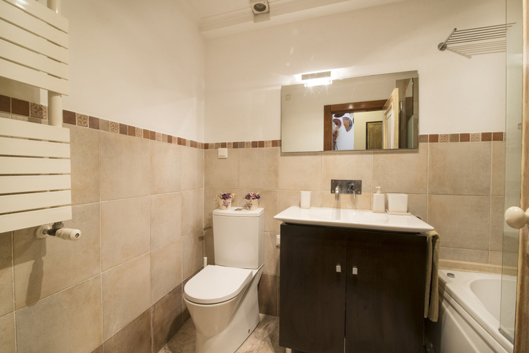 Bathroom 4, Grand Parliment Duplex by Homing, Lisbon