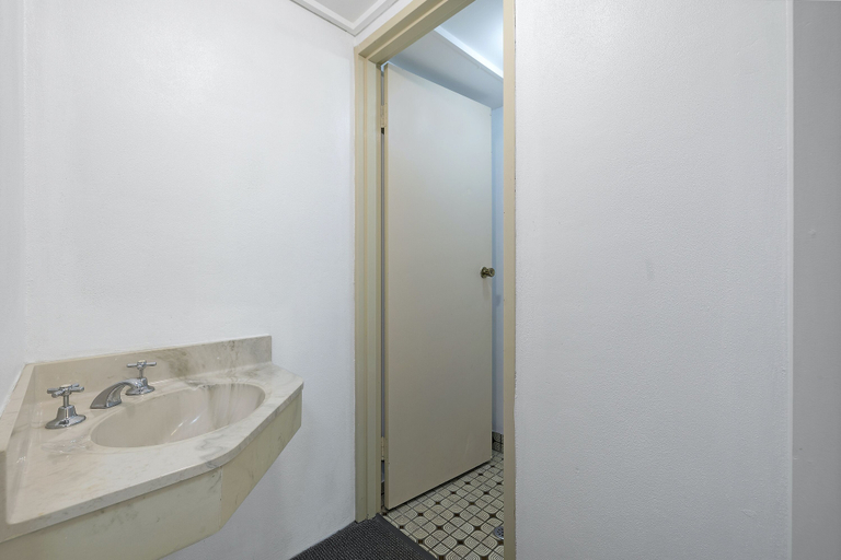 Bathroom 3, Central Court Motel Warrnambool, Warrnambool
